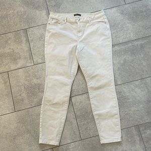 Simply Vera VeraWang skinny white jeans, size 16